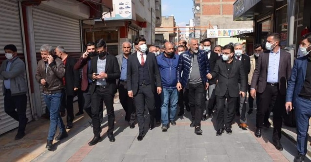 AK Parti Batman İl Başkanı Gür esnaf ziyaretine devam ediyor