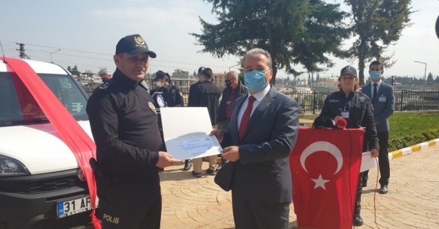 Reyhanlı’da esnaf ve iş adamlarından emniyete araç