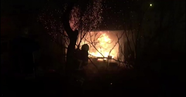 Amasya’da metruk evde çıkan yangın söndürüldü