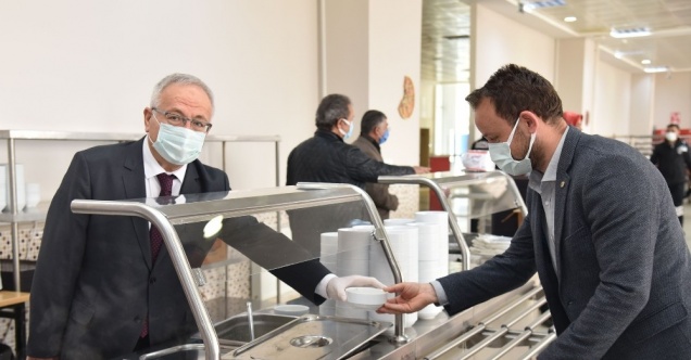 KMÜ yemekhanesinde Çanakkale menüsü