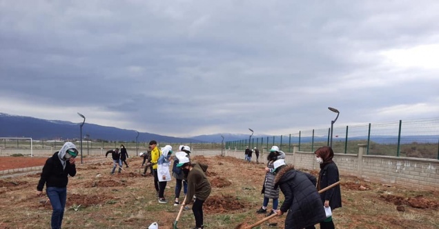 Bingöl’de bin 200 adet fidan toprakla buluşturuldu