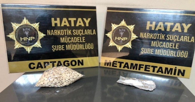 Polisten kaçan motosikletten atılan poşetten uyuşturucu çıktı