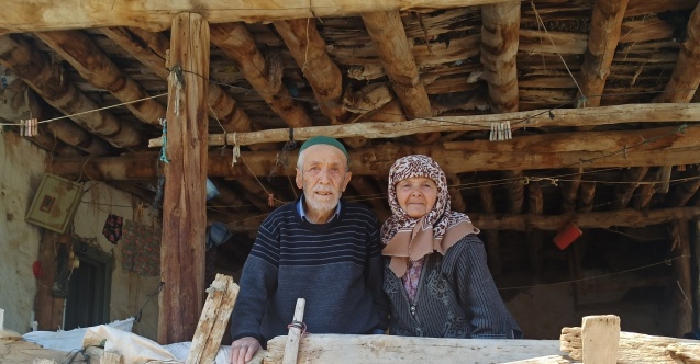 72 yıldır aynı yastığa baş koyan çiftin mutluluk sırrı: Sevgi ve saygı