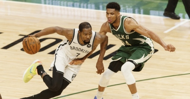 Giannis-Durant düellosunda kazanan Bucks