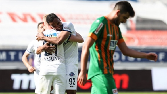 Kasımpaşa: 3 - Aytemiz Alanyaspor: 0 (Maç sonucu)