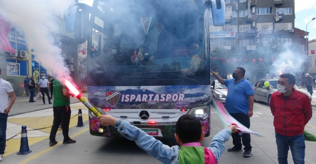 Isparta 32 Spor’a final maçı öncesi coşkulu uğurlama