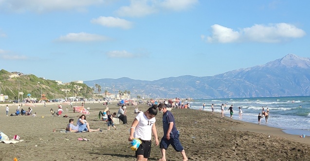 Sahilde kısıtlama öncesi yoğunluk