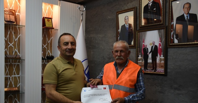 Örnek temizlik işçisine çeyrek altın ödülü