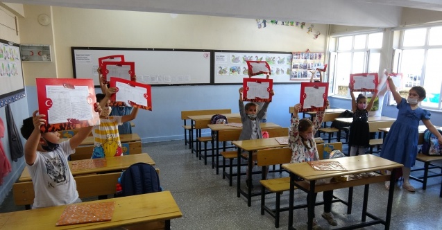 Tokat’ta öğrencilerin karne heyecanı