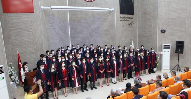 FÜ Diş Hekimliği Fakültesi ikinci yılında 64 mezun verdi
