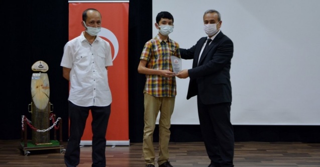 Milli Eğitim Müdürü Akbaş, LGS il birincisini tebrik etti