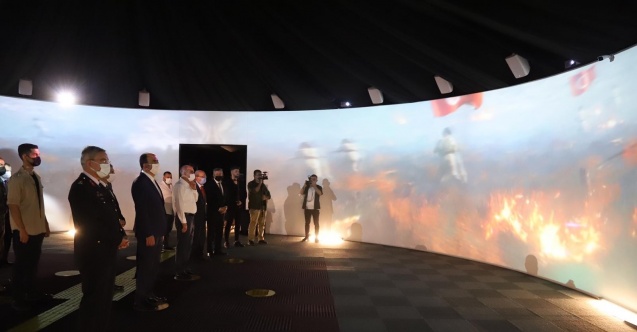 Konya protokolü 15 Temmuz dijital gösterimini izledi