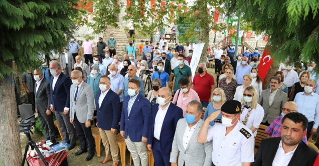 Rize’nin eski belediye başkanlarından Ekrem Orhon mezarı başında anıldı