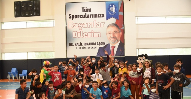 Tarım işçilerinin çocukları gönüllerince eğlendi