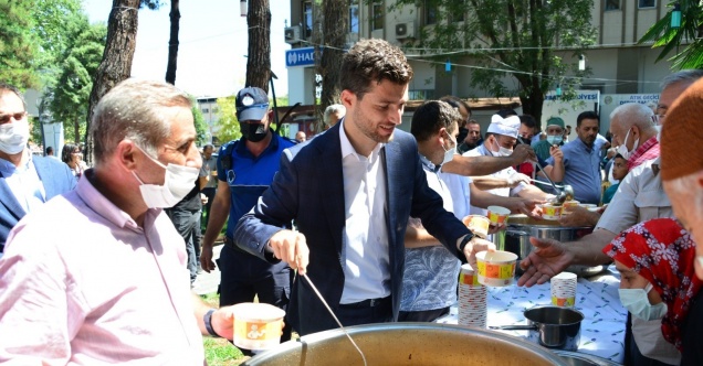 Tokat’ta bin 500 kişiye aşure ikramı