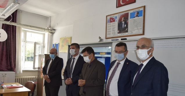 Vali Arslantaş öğrencilere başarılar diledi