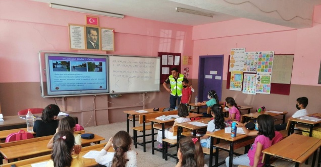 Siirt’te jandarmadan öğrencilere trafik eğitimi