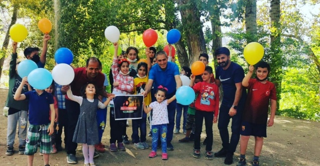 Yetim ve öksüz çocuklar sevindirdiler