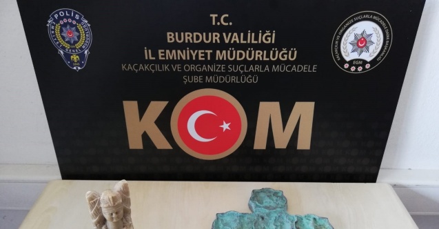 Yol kontrolünde durdurulan araçtan tarihi eserler çıktı