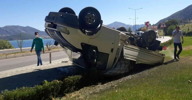 Kamyonetin çarptığı üniversite öğrencisi yaralandı