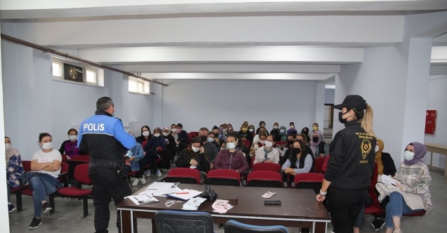 Polis ile öğrenci velileri toplantıda buluştu