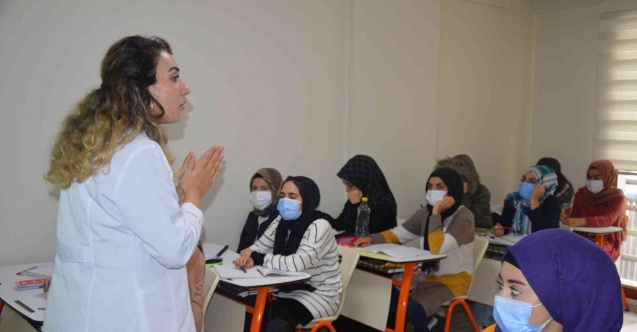 Kızların üniversite umudu belediye desteğiyle yeşeriyor