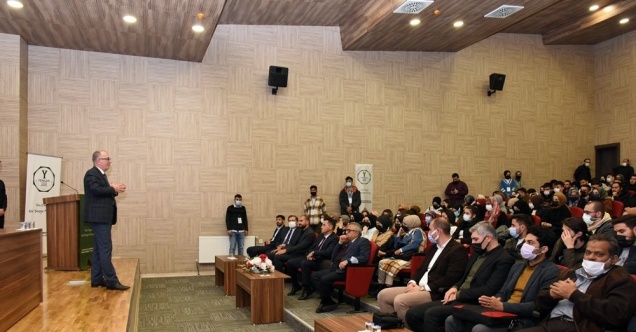 Rektör Uzun, Kastamonu Üniversitesi öğrencileriyle “Kariyer Söyleşileri”nde bir araya geldi