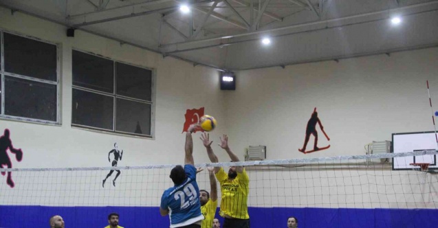 Ağrı’da öğretmenler arası voleybol ile masa tenisi turnuvaları tamamlandı