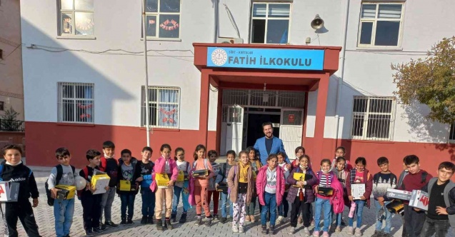 Siirt’te ilkokul öğrencilerine yardım