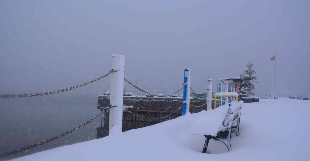 Tatvan’da kartpostallık kar manzaraları