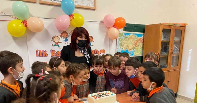 Miniklerin ilk karne heyecanı