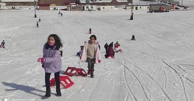 Öğrencilerin kayak heyecanı