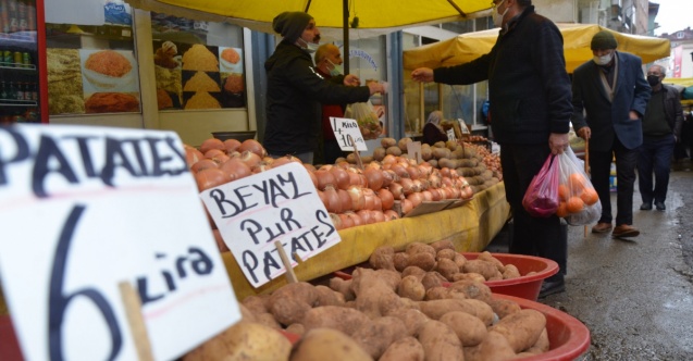 Fiyatlardaki düşüş sonrası semt pazarları hareketlendi