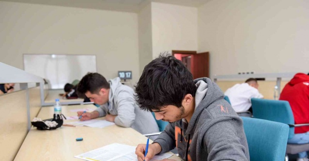 Kütüphanelerde TYT hazırlığı