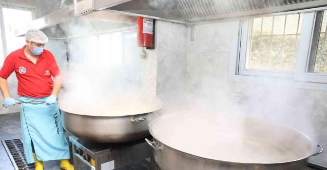 Yüreğir’de kazanlar ihtiyaç sahipleri için kaynıyor