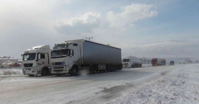 Kars’ta 382 köyün 173’ünün yolu ulaşıma kapalı