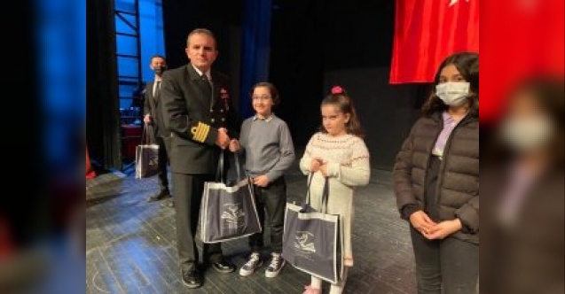 Kitap kurdu okurlar ödüllendirildi