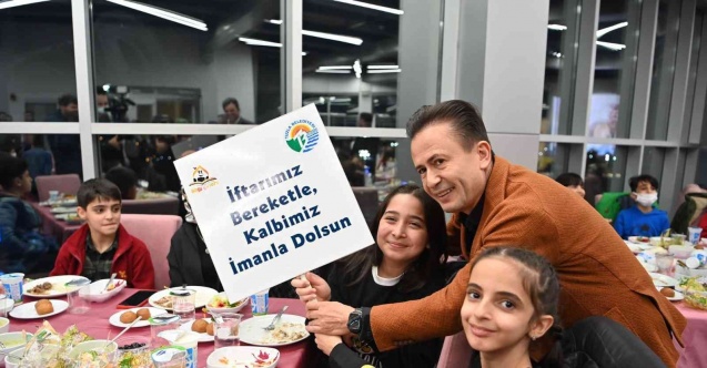 Tuzlalı çocuklar iftarda buluştu