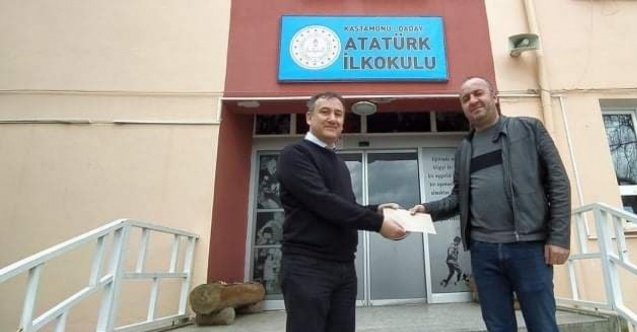 Turnuvadan kazandığı para ödülünü ihtiyaç sahibi öğrencilere bağışladı