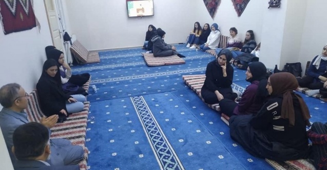 Müftü Ölmez üniversite öğrencileriyle iftar yaptı