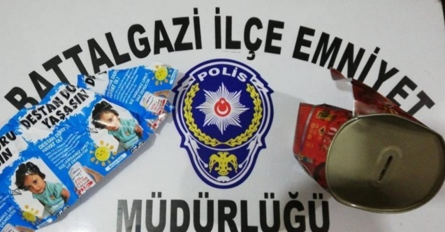 Bağış kumbarasını çalan 2 şüpheli yakalandı