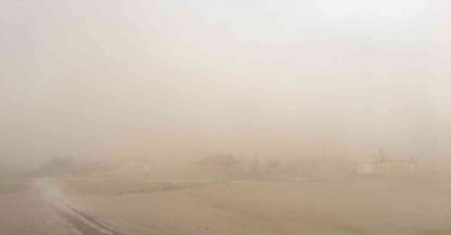 Konya’da kum fırtınası hayatı olumsuz ekliyor