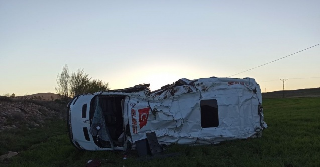 Kaza yapan muhtar ağır yaralandı