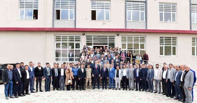 Vali Bilmez’den Çatak ilçesine veda ziyareti