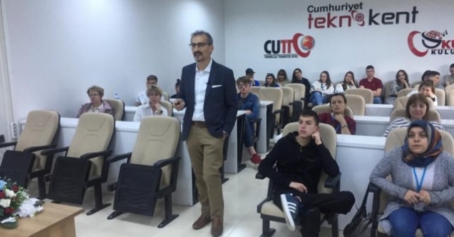 Beş ülkeden 30 öğrenci, Google’yi masaya yatırdı