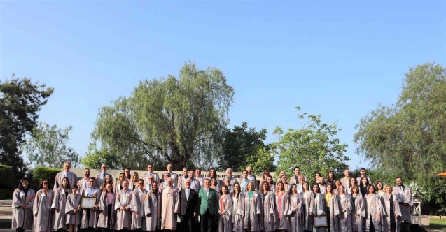 84 akademisyen için ‘gurur’ töreni