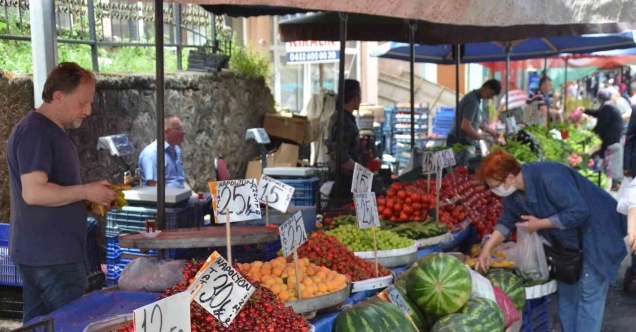 Düşen fiyatlar sonrası semt pazarları hareketlendi