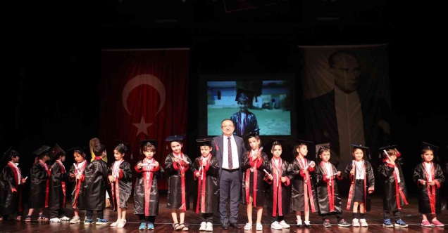 Büyükşehir Belediyesi kreş minikleri kep attı