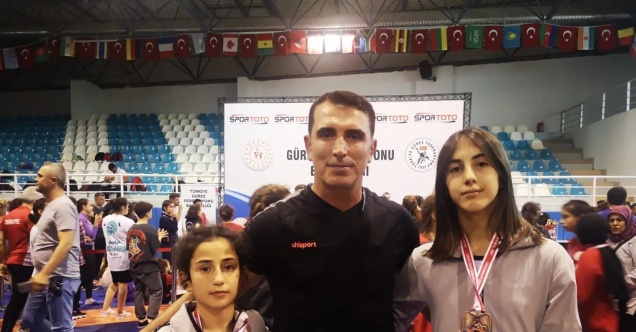 Güreşçi kızlar 2 madalya kazandı