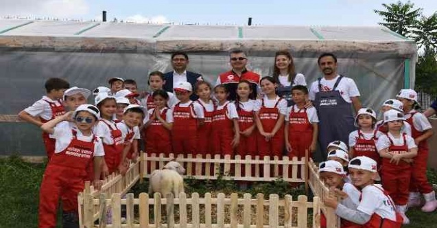 Minik öğrenciler tarım ve hayvancılığı çekirdekten öğreniyor